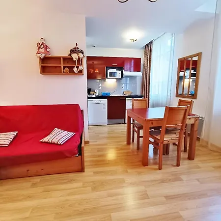 Le Bouquetin, Studio, Centre Luchon, Wifi, Casier A Skis, Ascenseur, 3 Personnes Bagneres-de-Luchon Exterior photo