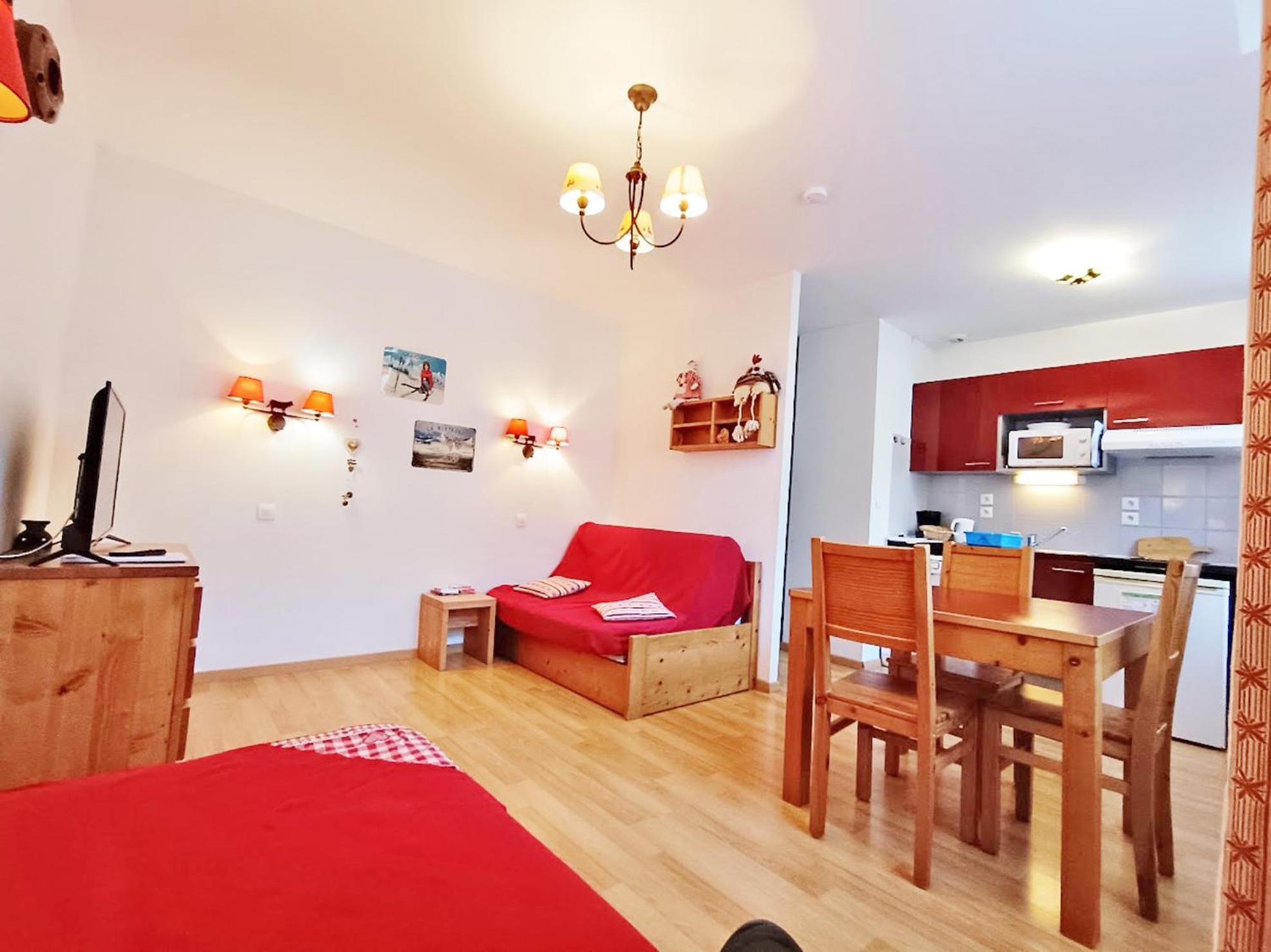 Le Bouquetin, Studio, Centre Luchon, Wifi, Casier A Skis, Ascenseur, 3 Personnes Appartement *